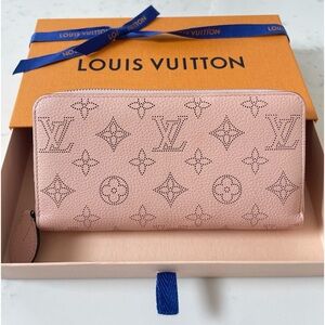 Authentic Louis Vuitton Magnolia Pink Mahina Wallet